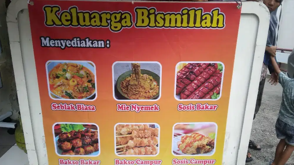 Mencari penjaga seblak dan es teh solo