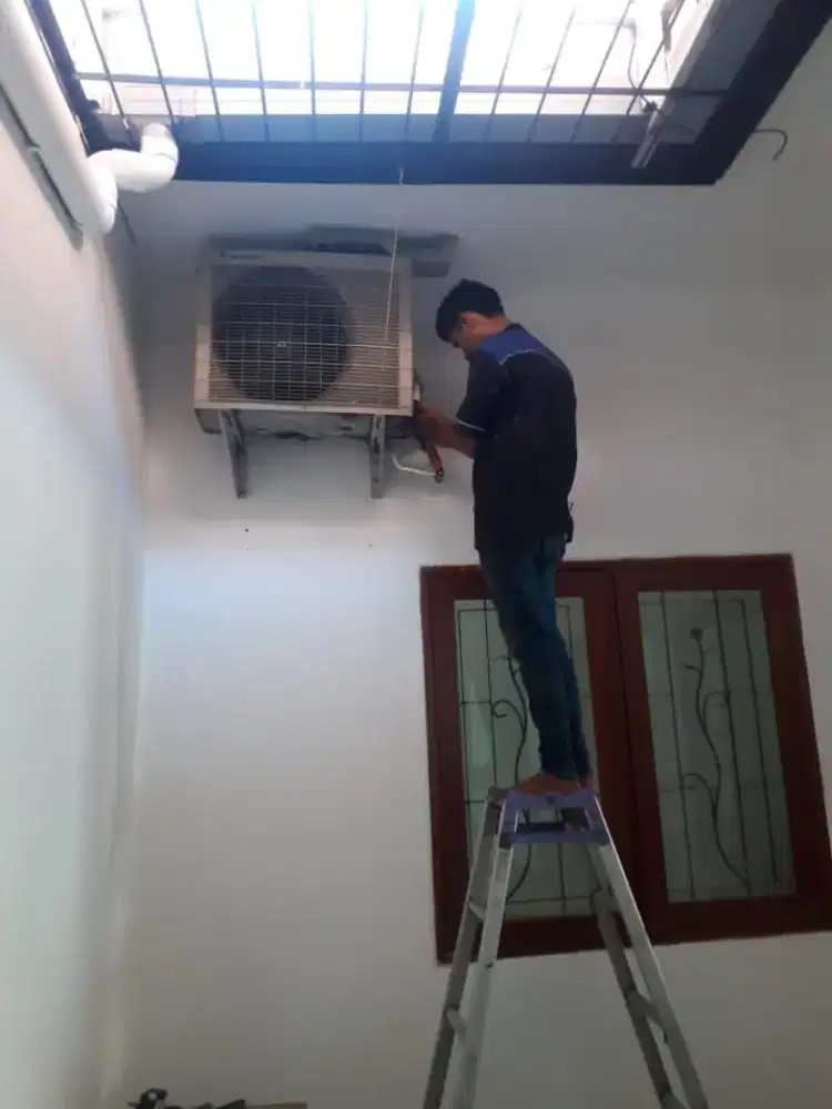Jasa Cuci turun AC / Isi freon garansi ke rumah
