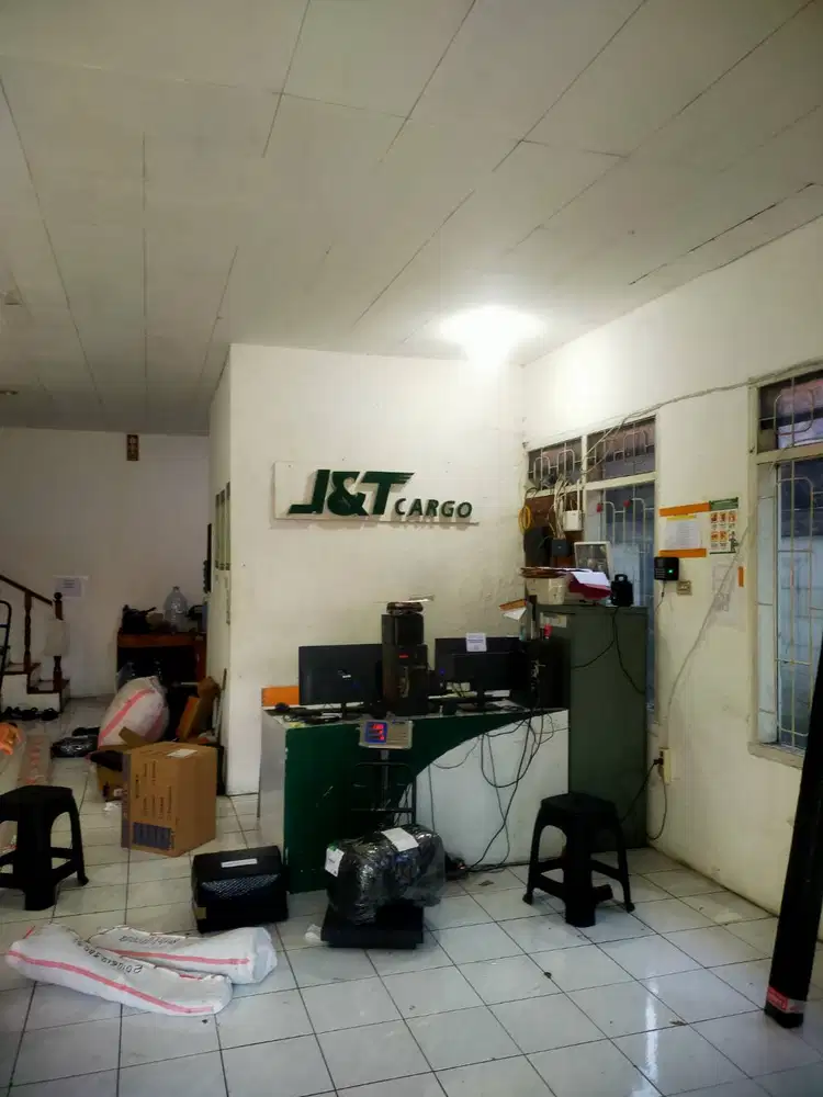 Di cari warehouse untuk expedisi cargo