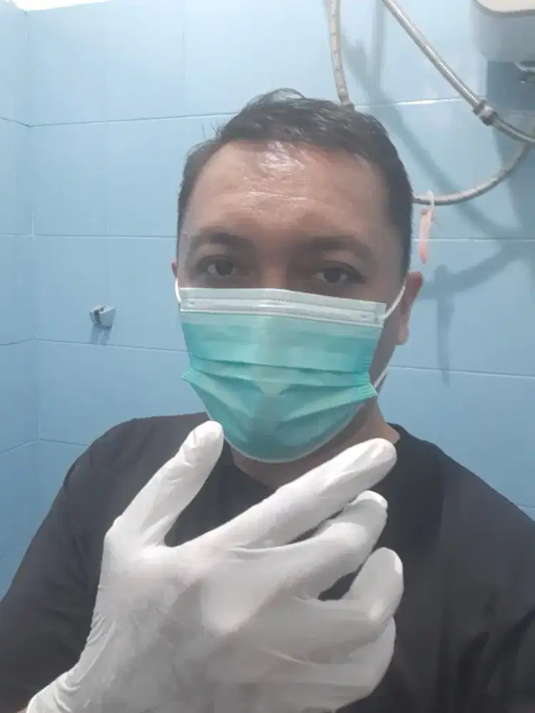 Saya mencari pekerjaan sebagai perawat/pendamping lansia