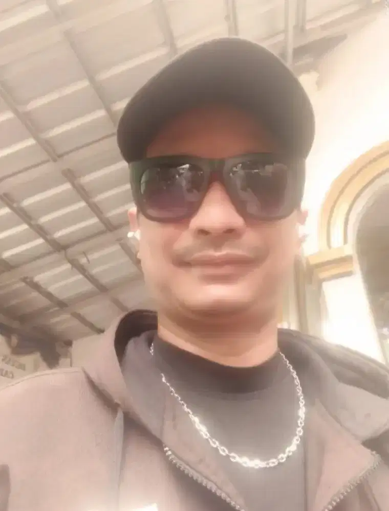 MENCARI PEKERJAAN SECURITY