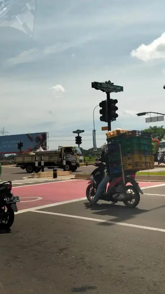 Nyari kerjaan pulang pergi