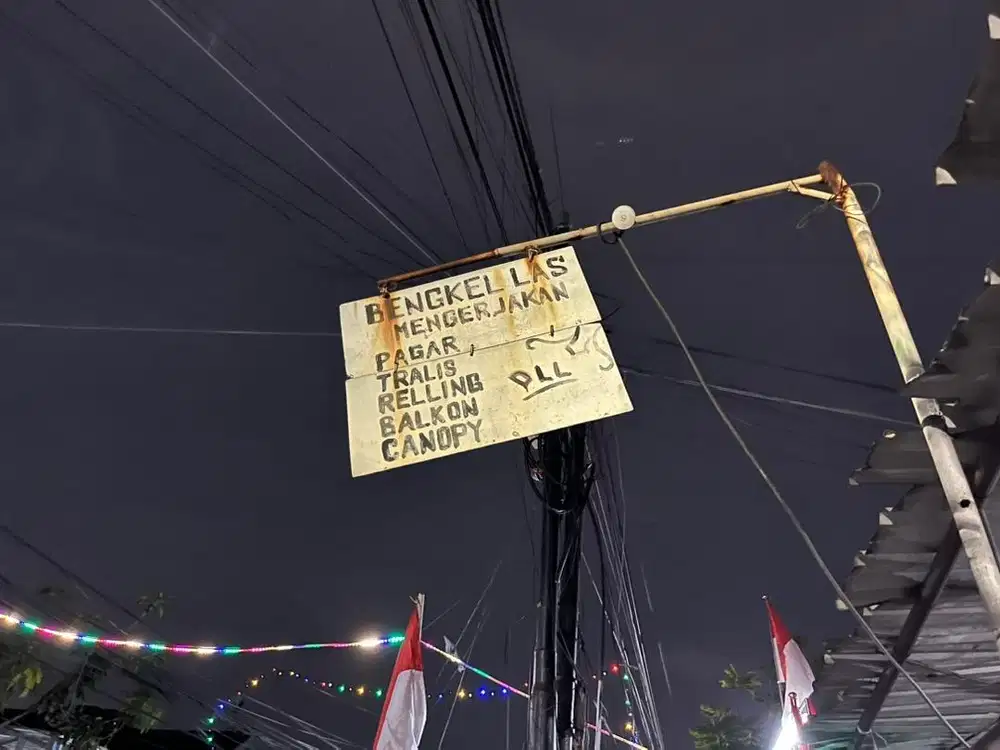 Mengerjakan pager canopy stenlis dan dll..