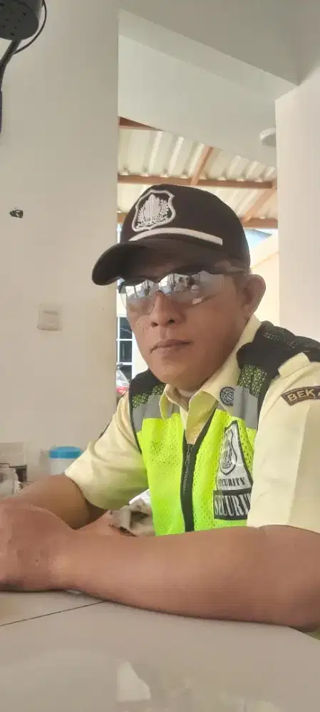 Mencari lowongan security umur 42
