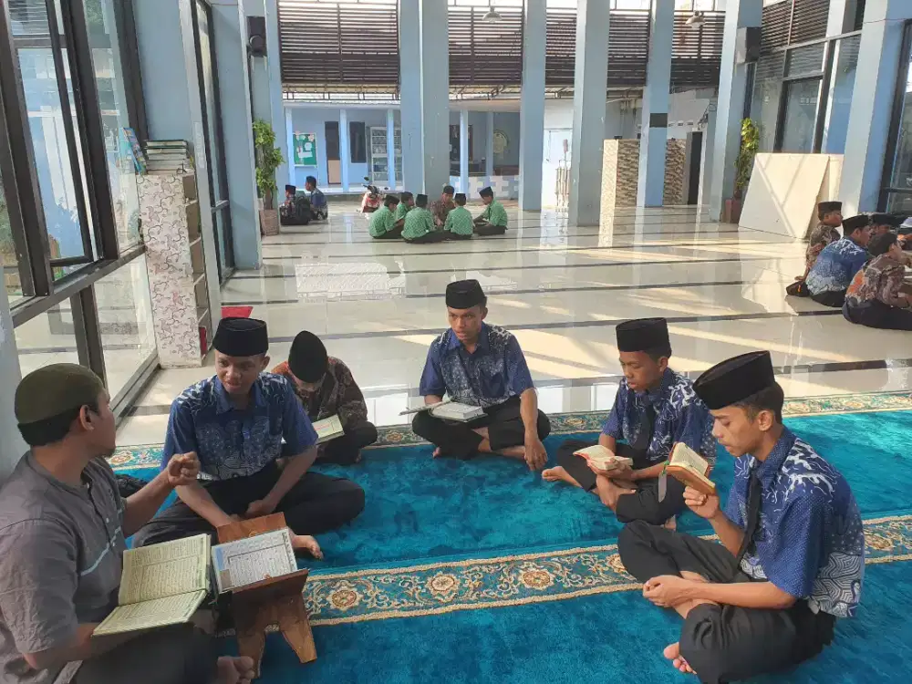 Bimbingan guru ngaji dari yg blm bisa baca alquran sampe bisaa