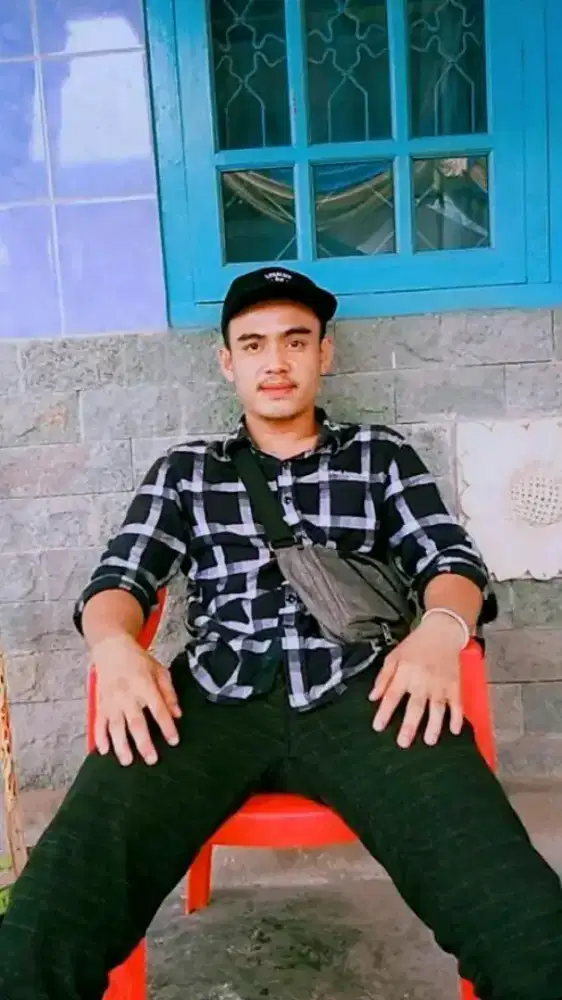 Mencari pekerjaan apa saja yg terpenting halal