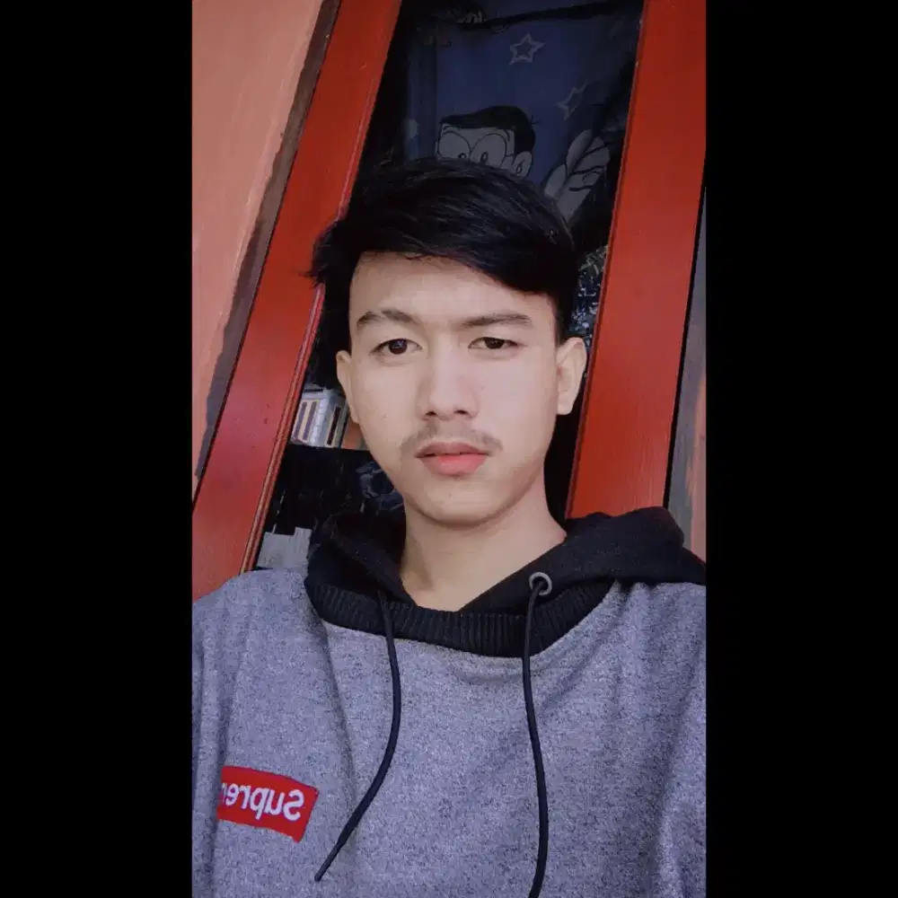 Mencari pekerjaan Host Live