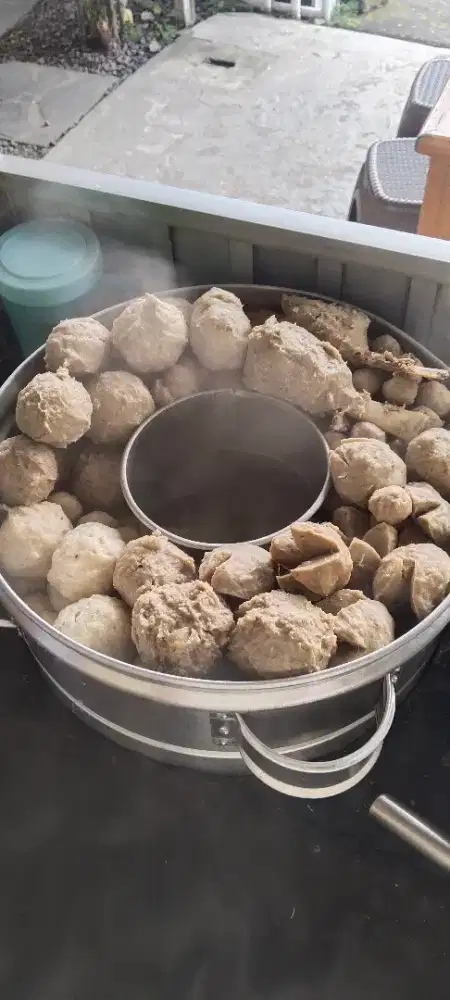 Dicari karyawan warung bakso