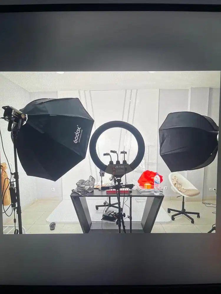 host livestrem (need English fluent)
