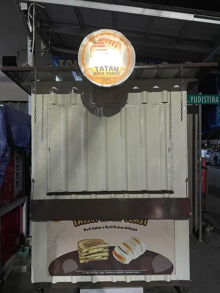 Toko minuman dan cemilan