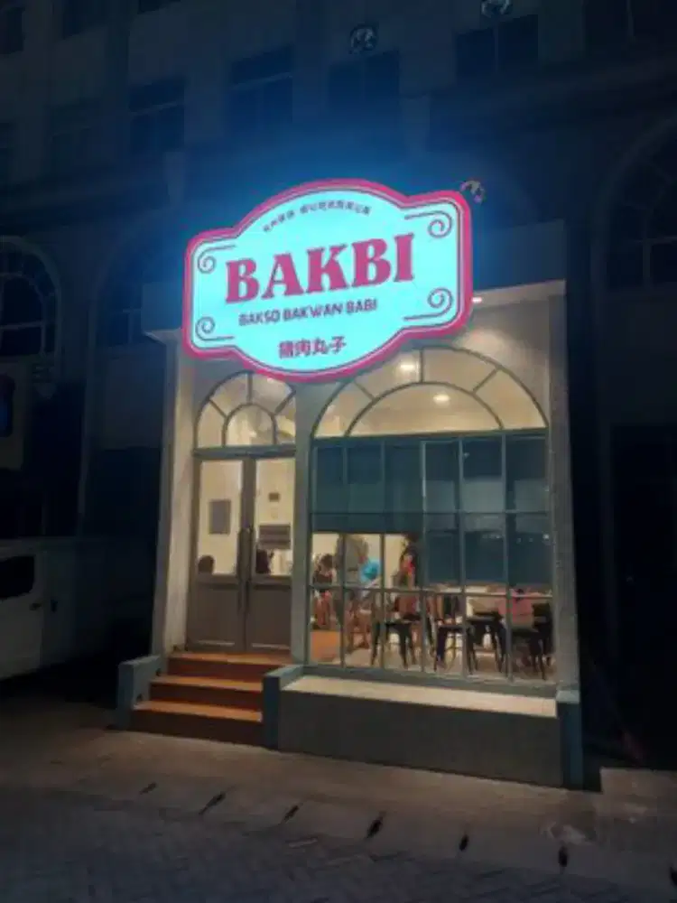 Staff outlet pik