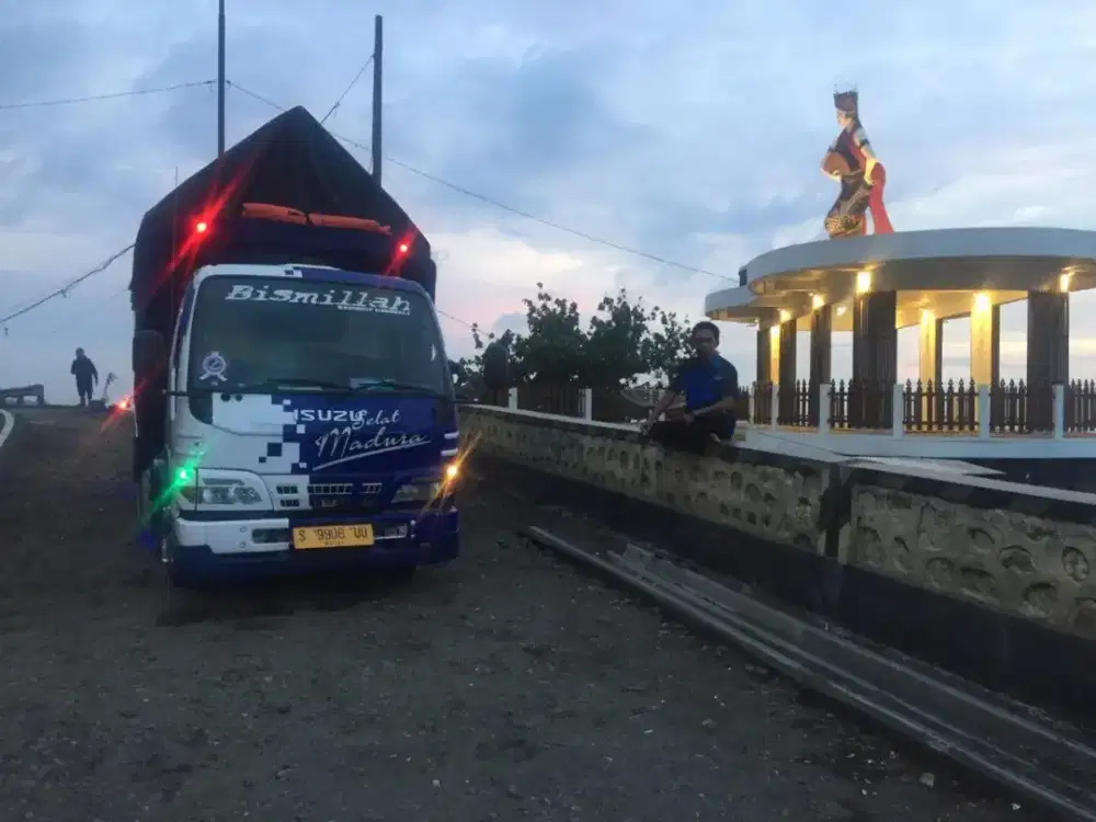 Cari pekerjaan driver logistik