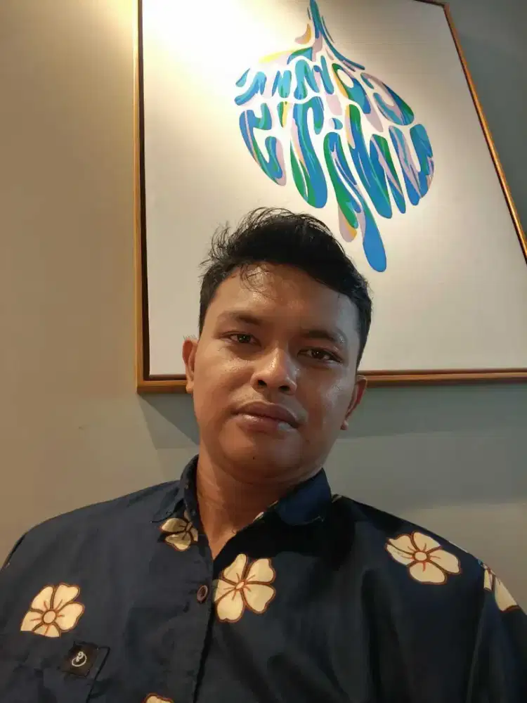 Nyari kerjaan apa aja dah yg penting ngasilin duit