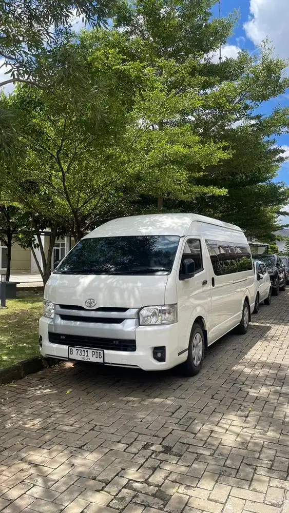 SEWA HIACE DAN RENTAL MOBIL
