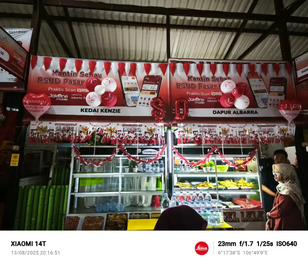 Pegawai pecel lele