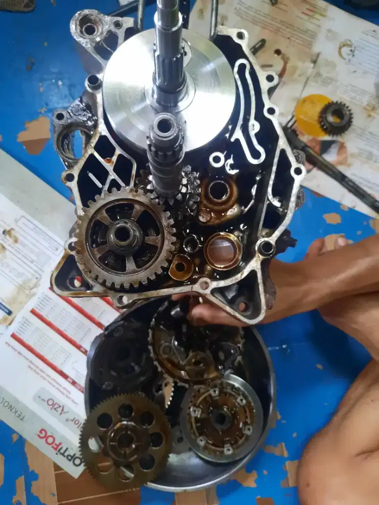 Jasa servis motor karbu