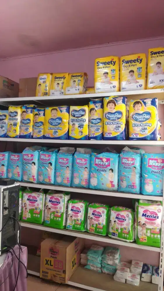 Kasir Toko Susu dan Popok Bayi