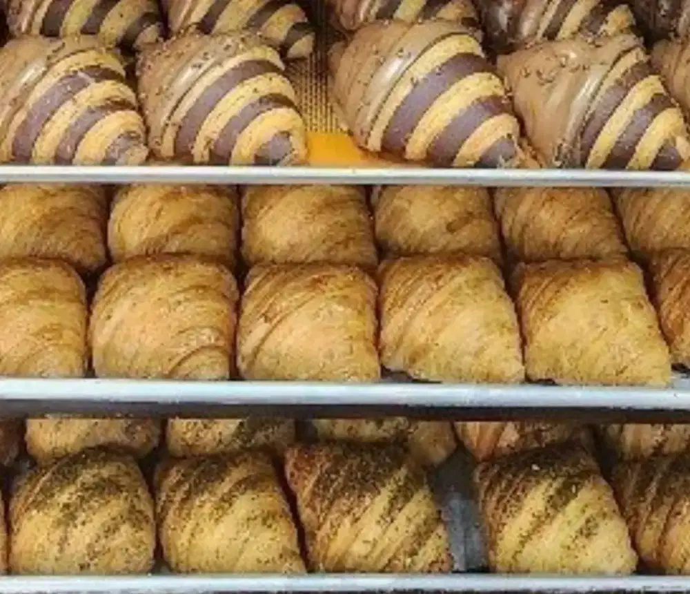 CHEF BAKER CROISSANT . CAKE