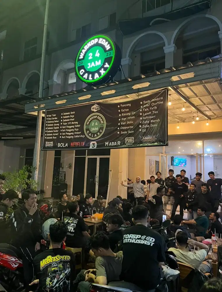 Karyawan Warkop
