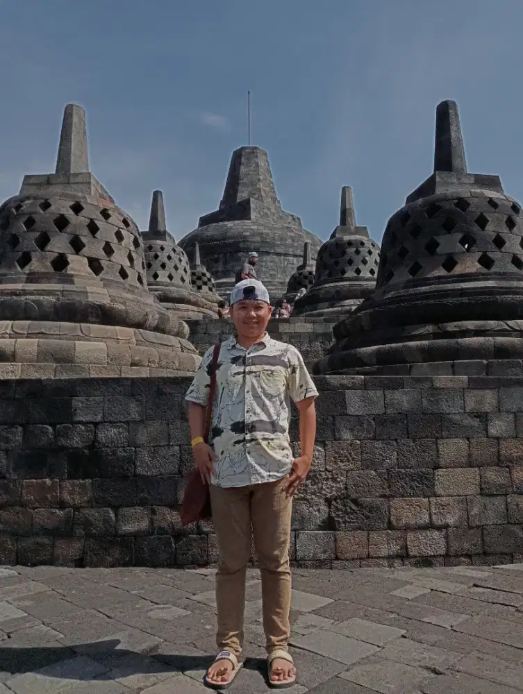 Saya mencari pekerjaan resto, pabrik, usaha UMUR 23