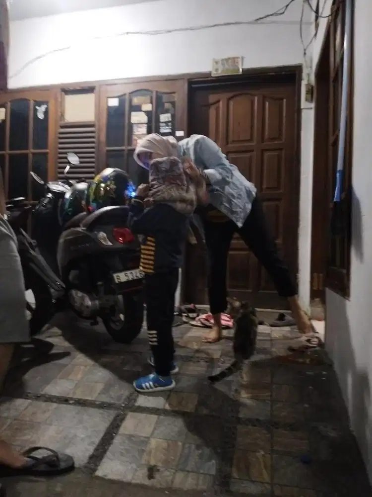 Cari buat setrika dan bersih bersih