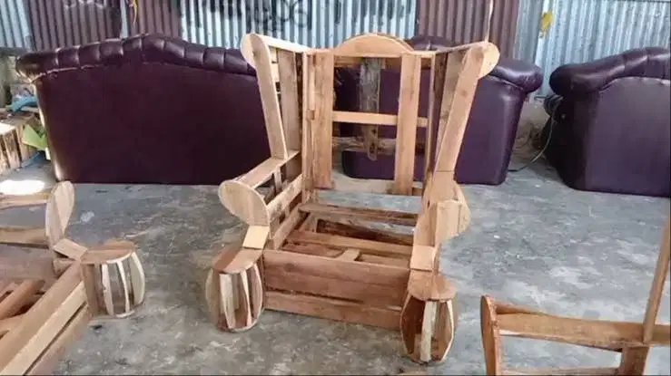 Tukang rangka sofa
