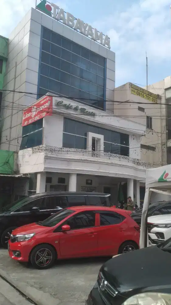 Butuh segera tenaga Waiters Wanita