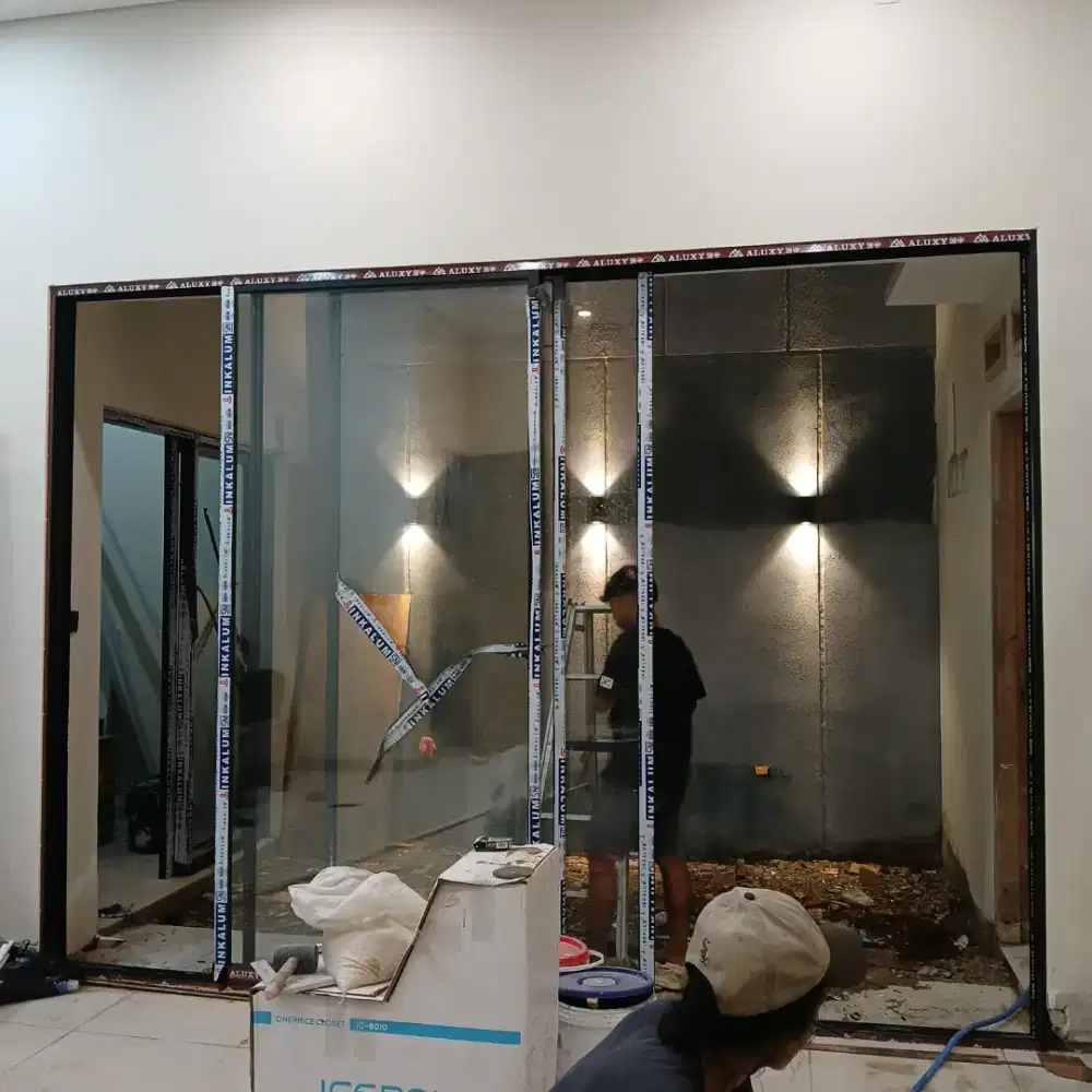 Partisi pintu aluminium kaca