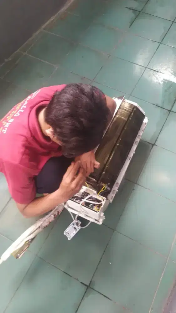 Dibutuhkan segera teknisi berpengalaman, siap bekerja