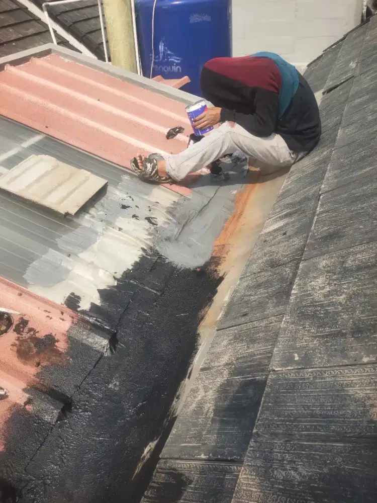 Tukang perbaikan atap bocor dan renovasi bangunan dll