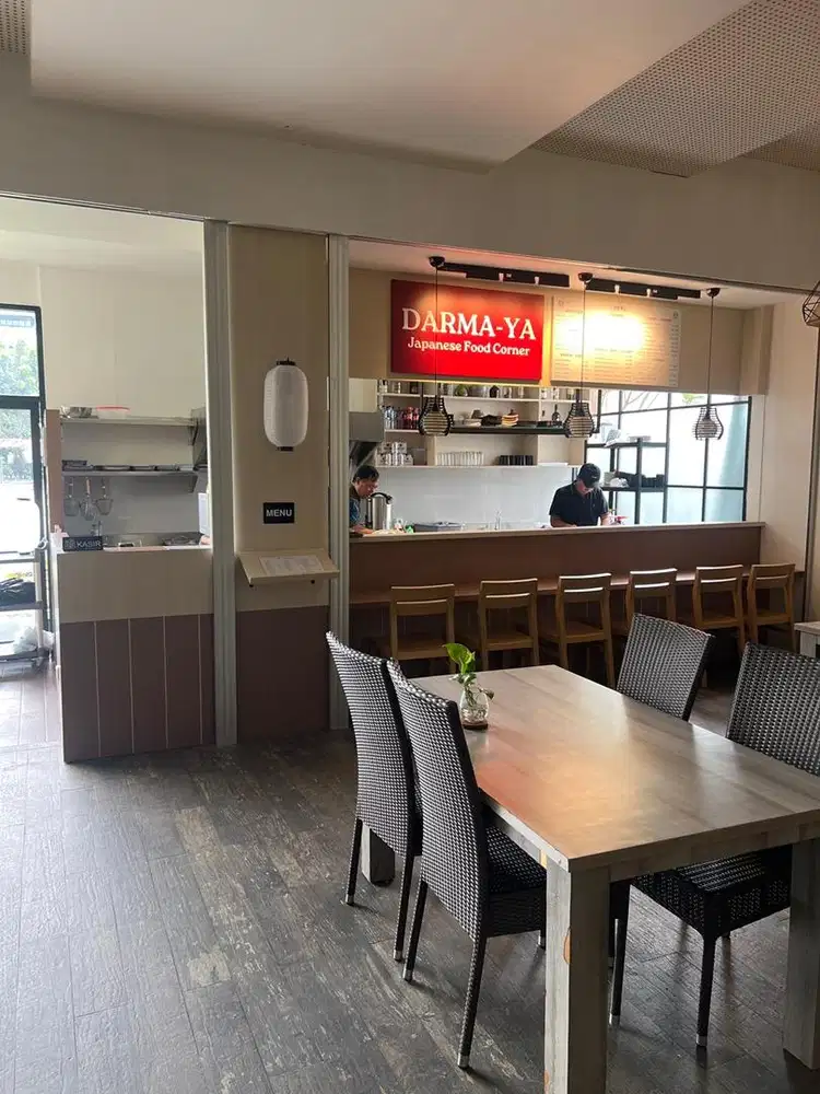 Helper restoran jepang