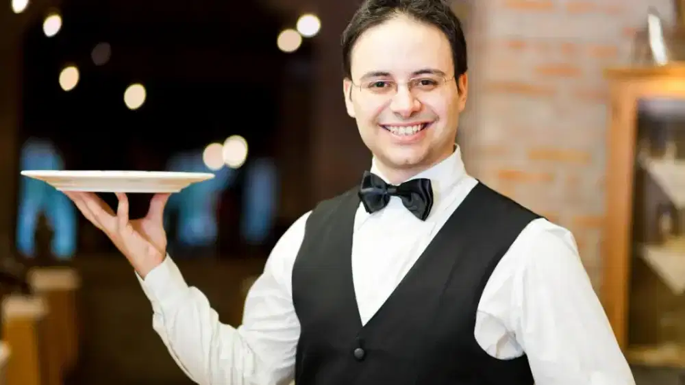Dibutuhkan waiters laki-laki