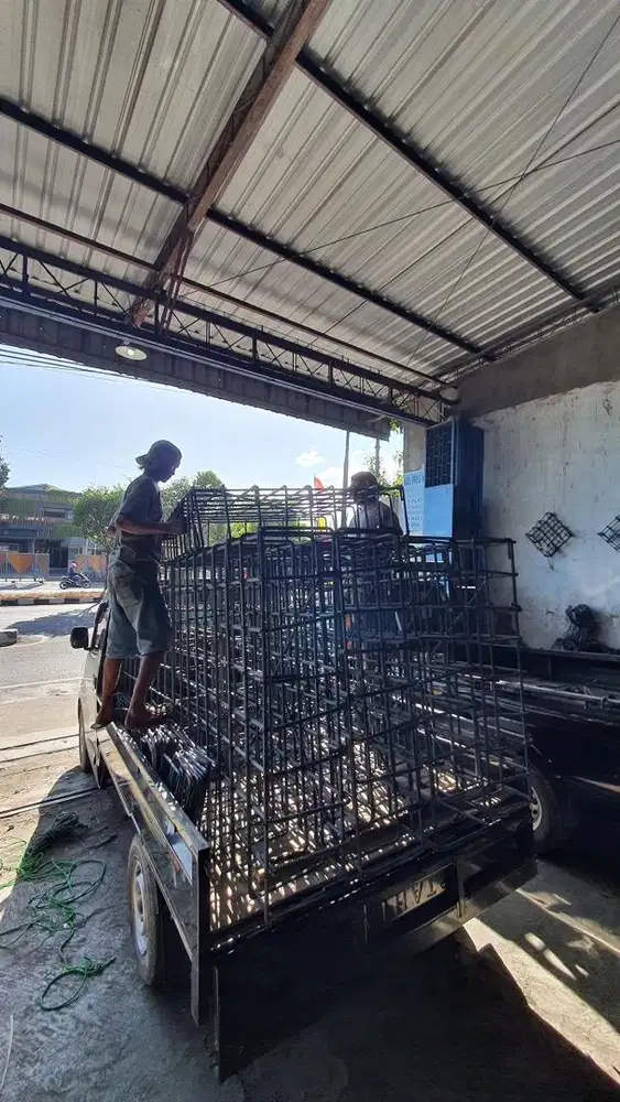Loker driver toko besi