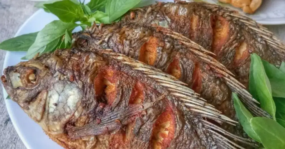 Kasir buat pecel lele