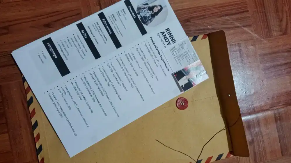Mencari pekerjaan secepatnya .