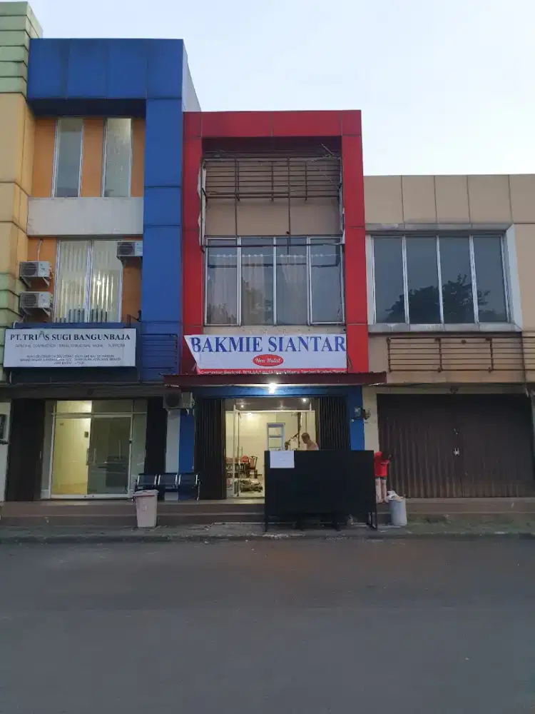 Dibutuhkan karyawan untuk rumah makan non halal