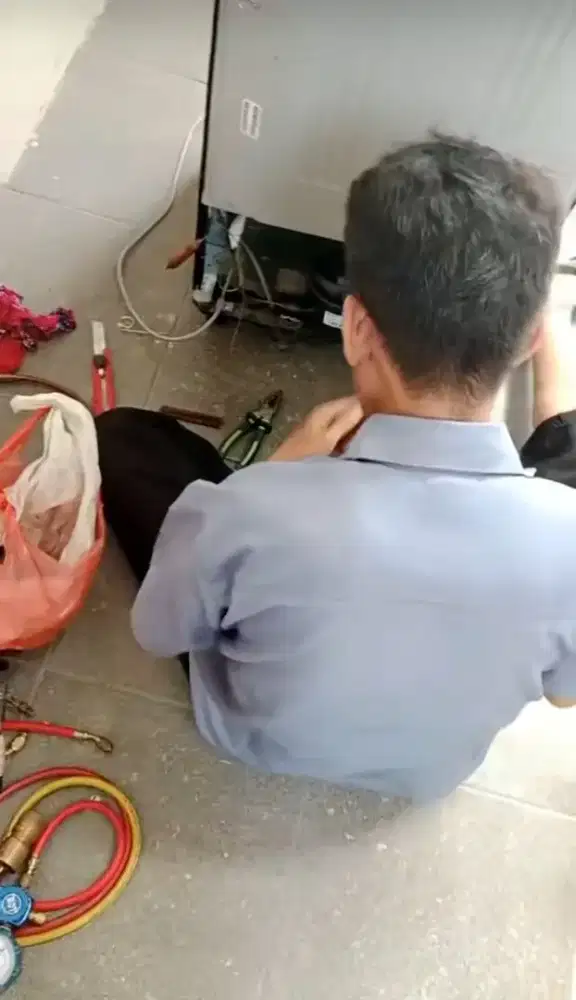 SERVICE AC , KULKAS , MESIN CUCI ELEKTRO BERGARANSI