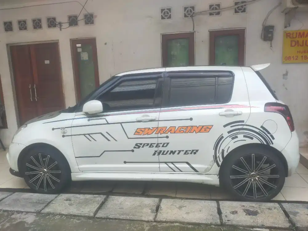 Dijual mobil Suzuki Swift