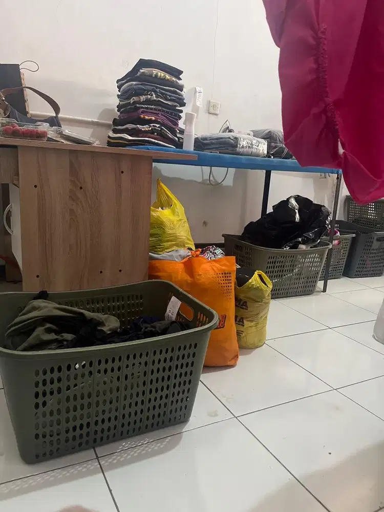 Pegawai laundry