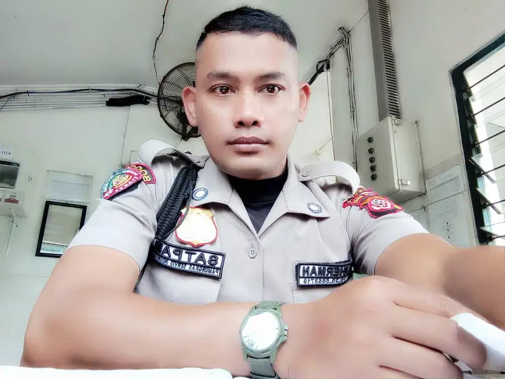 Mencari pekerjaan satpam