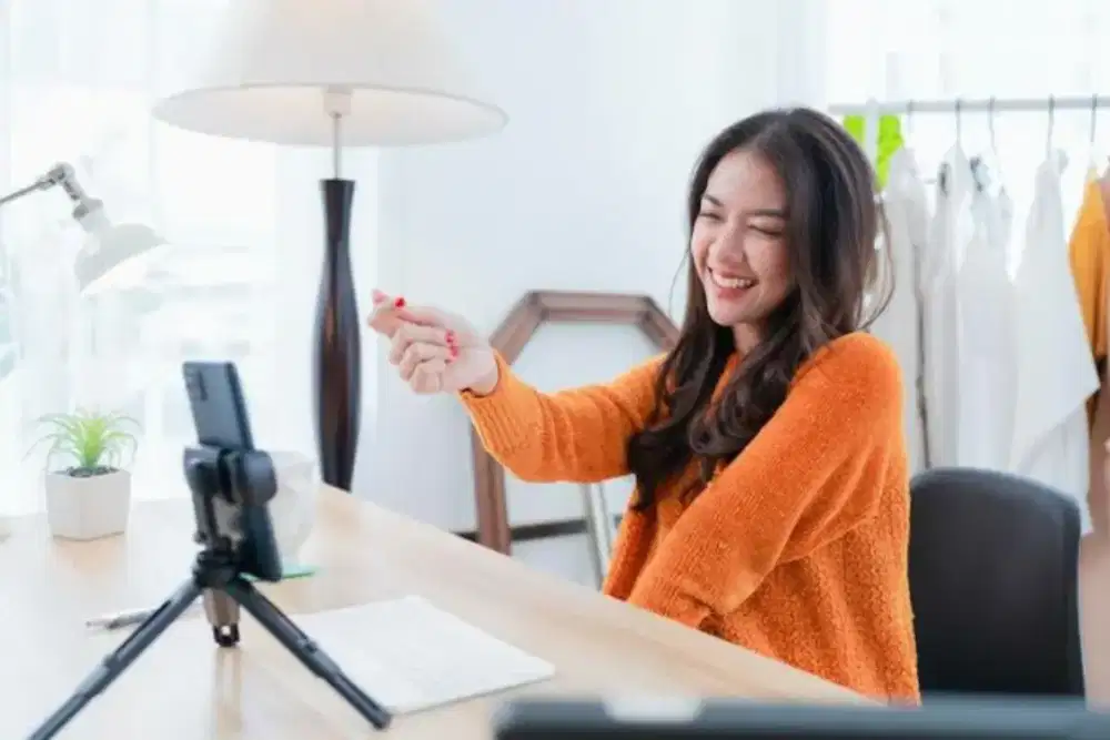 Freelance host live