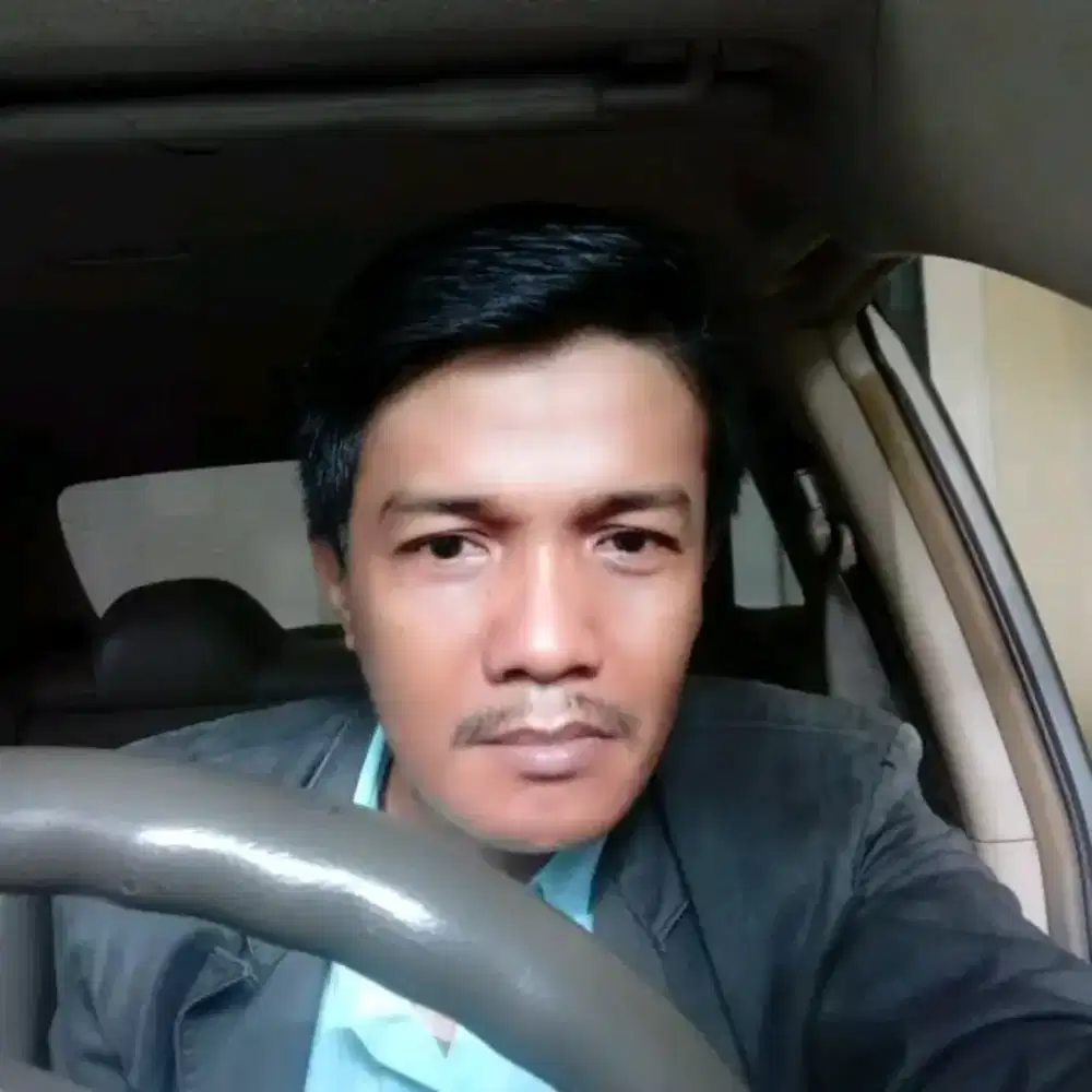 Bergerak melayani dibidang jasa transportasi roda dua / roda empat