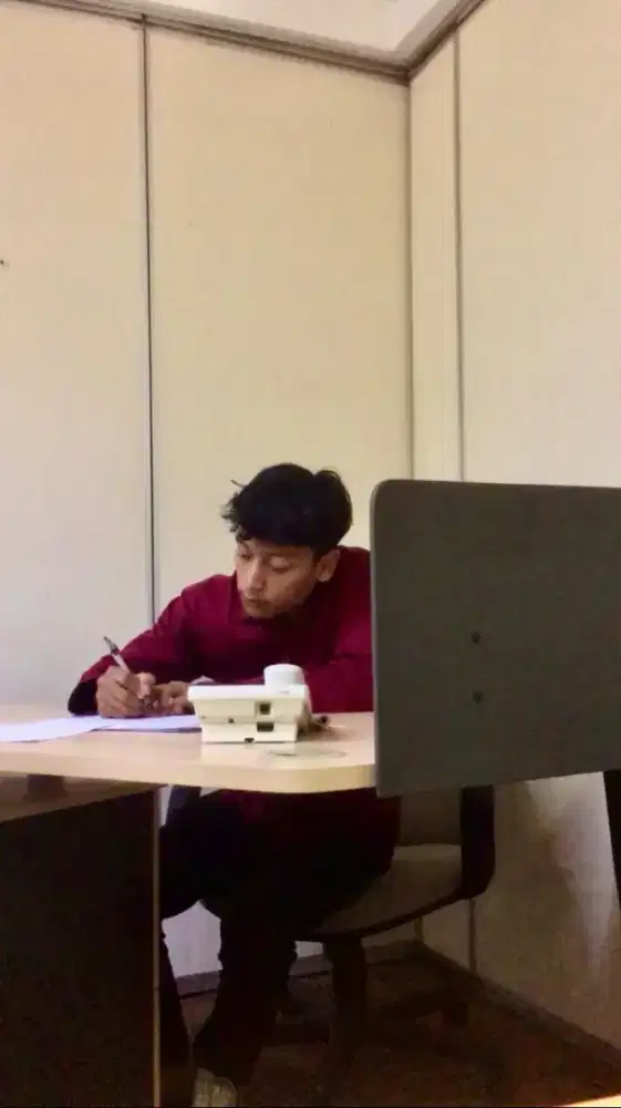 Di butuhkan 30 staf kantor