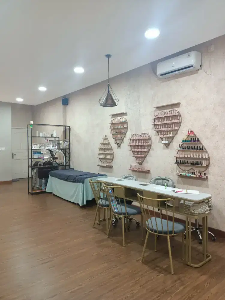 DIBUTUHKAN SECEPATNYA TERAPIS NAIL ART DAN EYELASH, FACIAL, MESSAGE