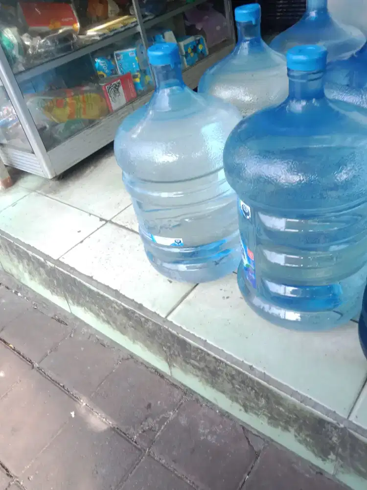 Dicari karyawan laki2 max umur 30