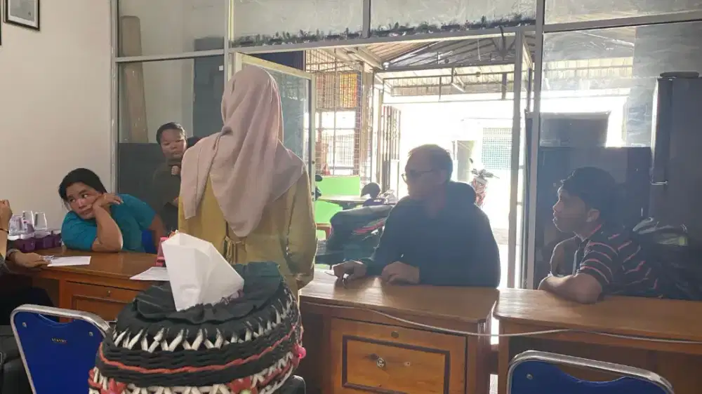Cari karyawan cewek