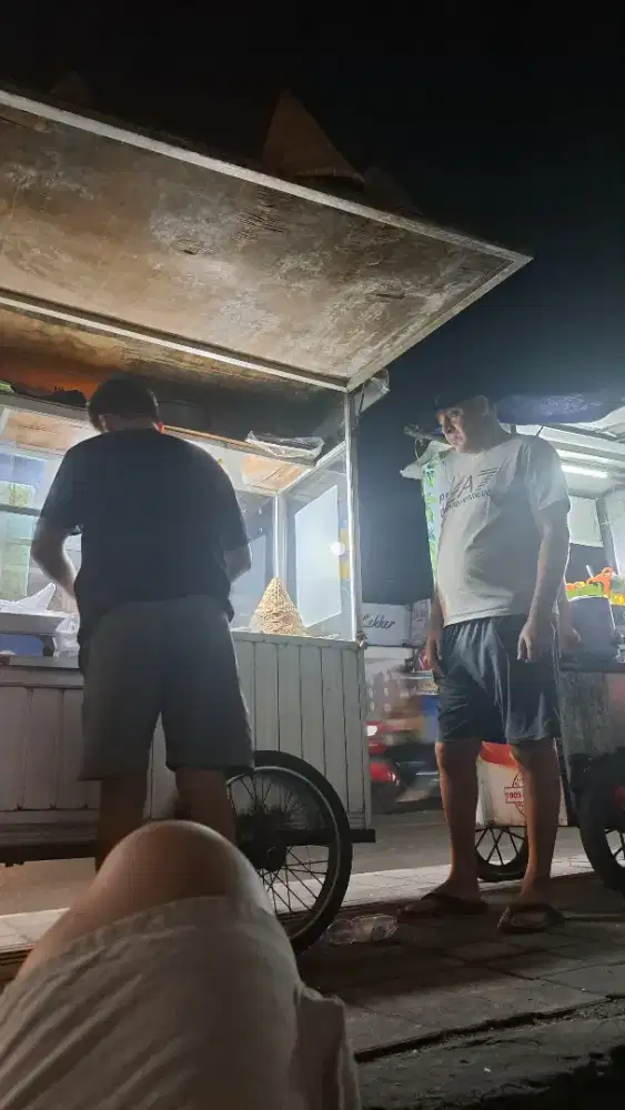 Dibutuhkan pekerja jualan kue dongkal