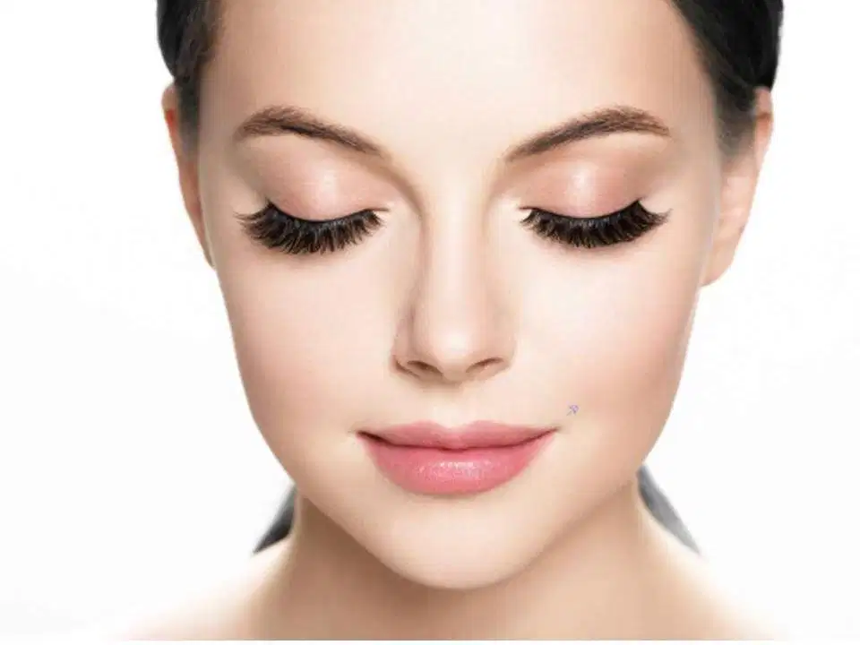 Beautisian eyelash , nail art , cleaning service,  barista