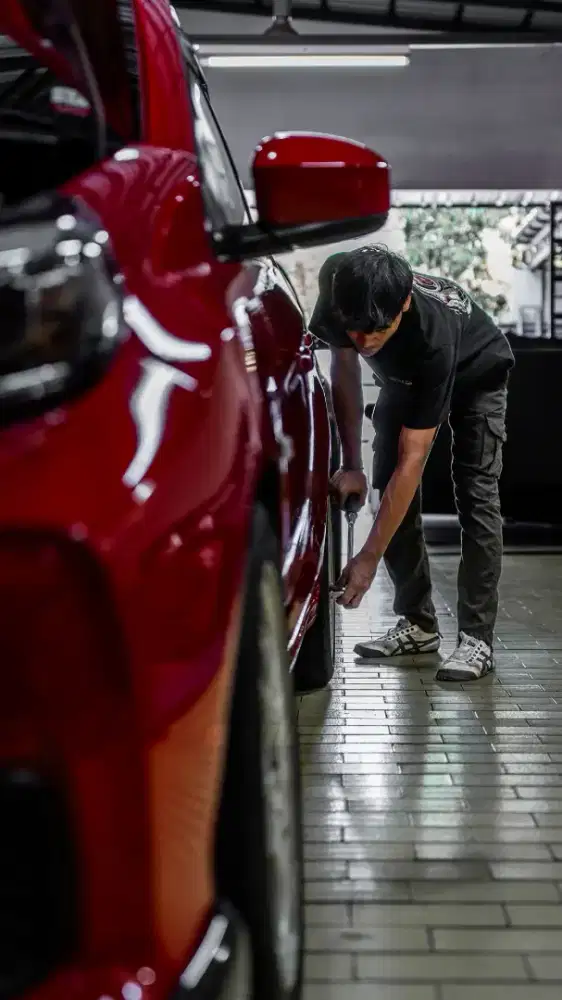 Cari lowongan pekerjaan mekanik mobil/helper