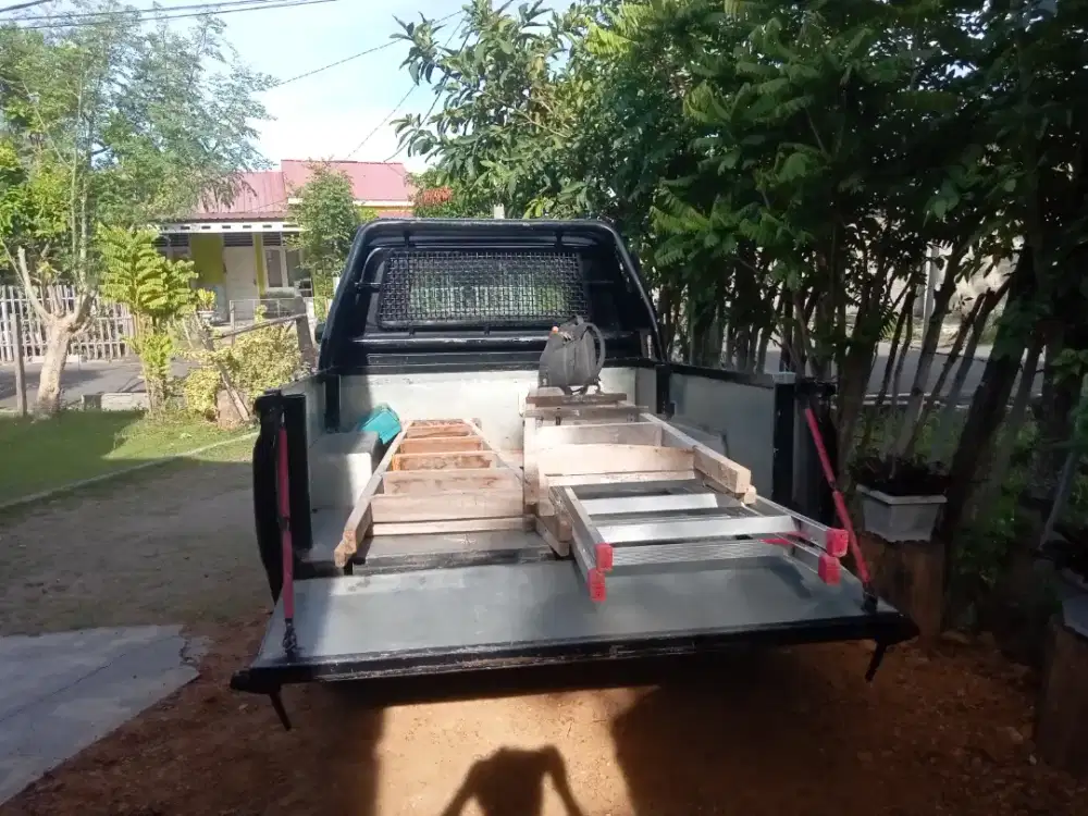 Mobil pick up angkut barang